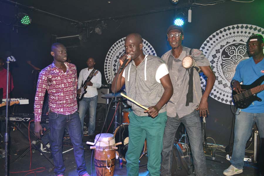 Pape Diouf signe son retour explosif au Baramundi.Regardez