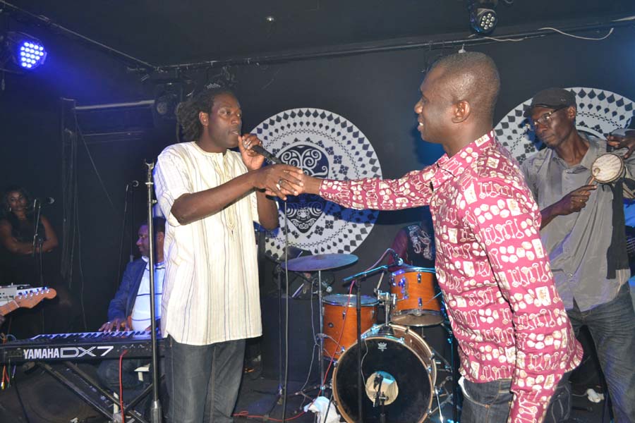 Pape Diouf signe son retour explosif au Baramundi.Regardez