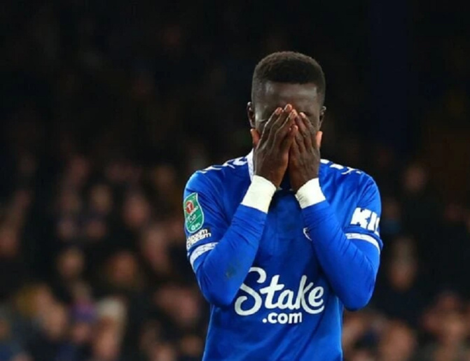 Mauvaise nouvelle pour les Lions : A Everton, Idrissa Gueye sort sur blessure après 25 minutes de jeu