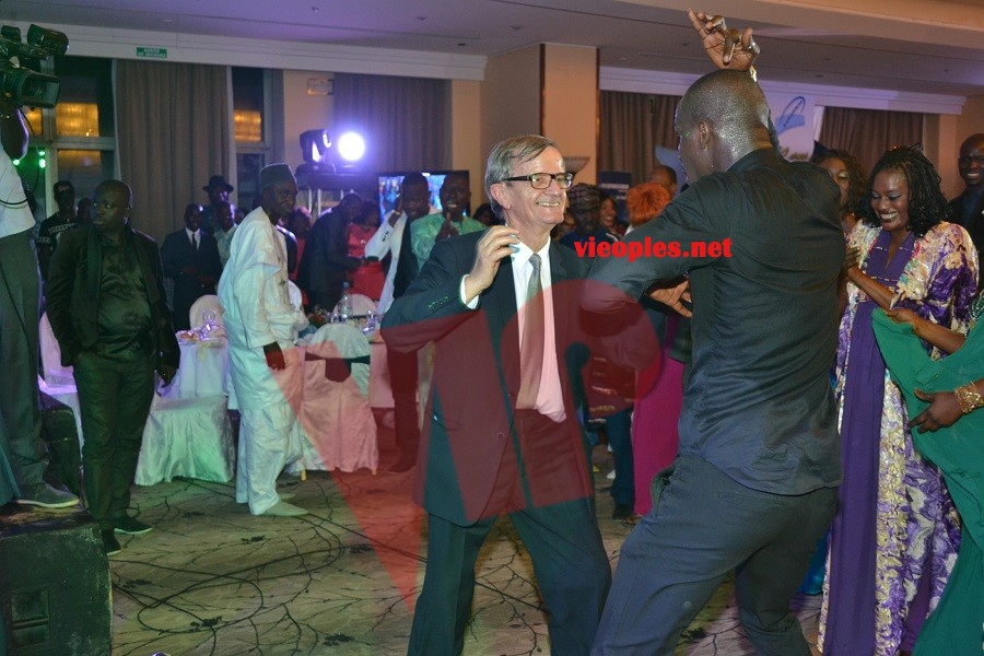 Soirée de gala du port: Pape Diouf assure son show spectacle devant les employés de Cheikh Kanté.Regardez