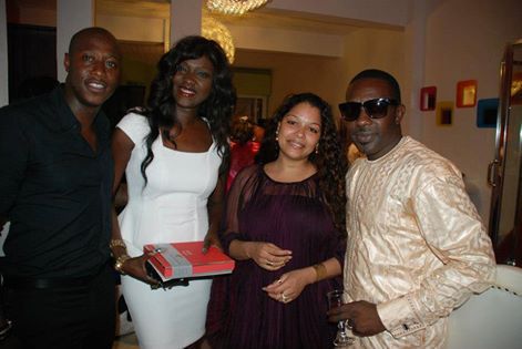 Aida coulibaly, l'épouse de You en compagnie de sa meilleure amie Oumou Ndiaye , Mbaye Dieye et Khalil Fadiga.