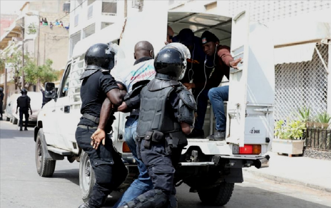 Escroquerie en bande organisée et trafic de migrants : neuf Guinéens entre désespoir et la rage
