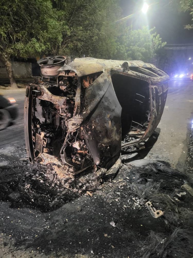 Urgent-La voiture de Papa Samba Sène, PDG du journal "L'Évidence", incendiée