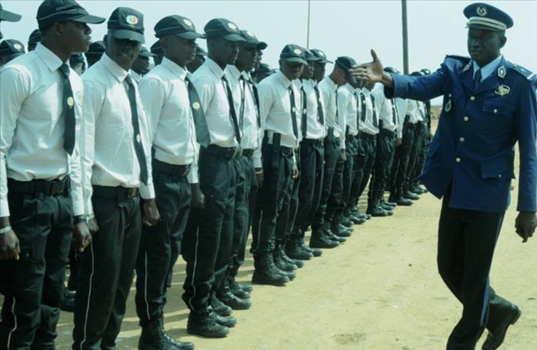 Ziguinchor : l’Administration pénitentiaire envoie des lettres de félicitations à deux asp