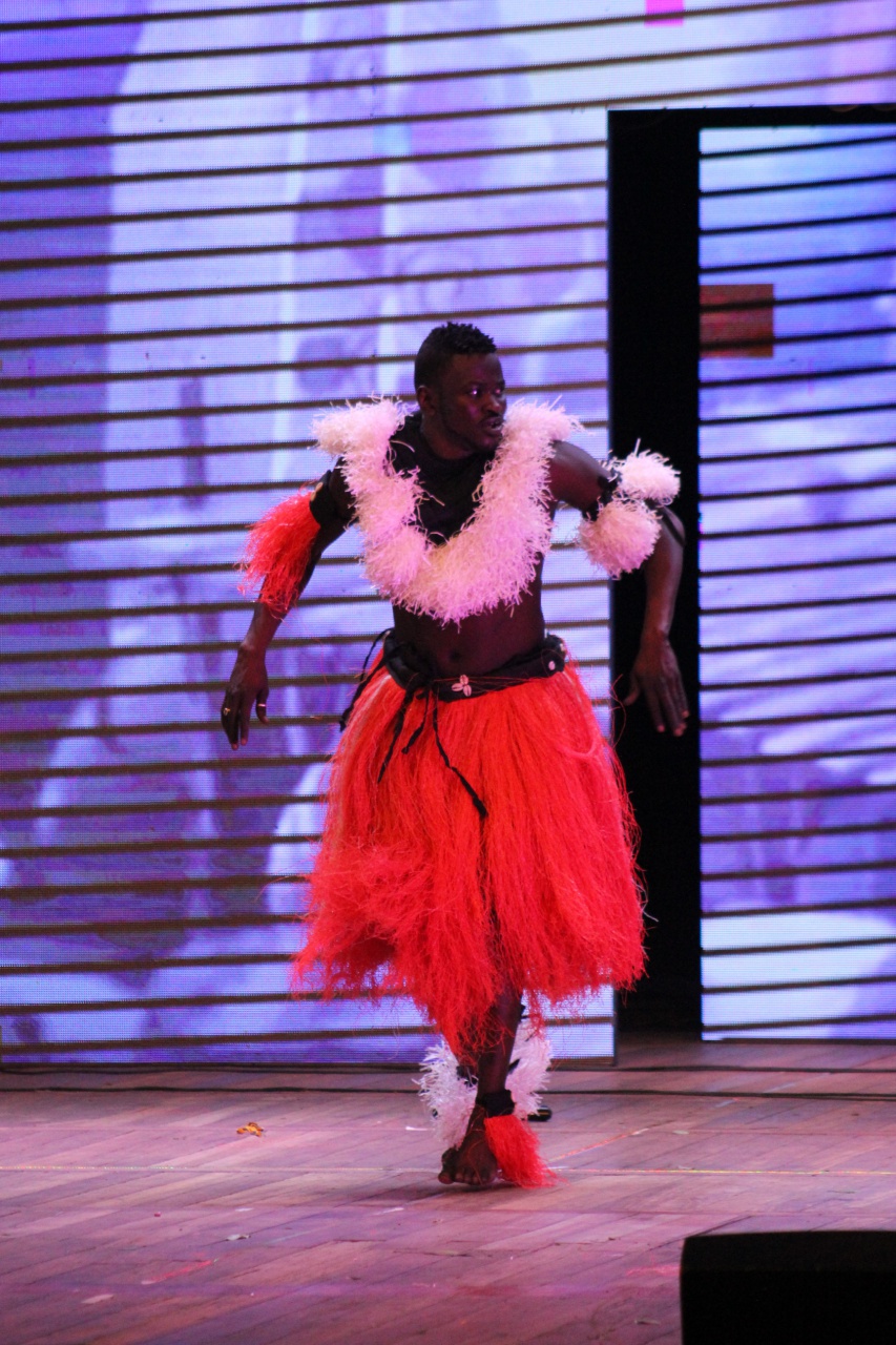 Le danseur Pape Moussa rend hommage son père Bouly Sonko
