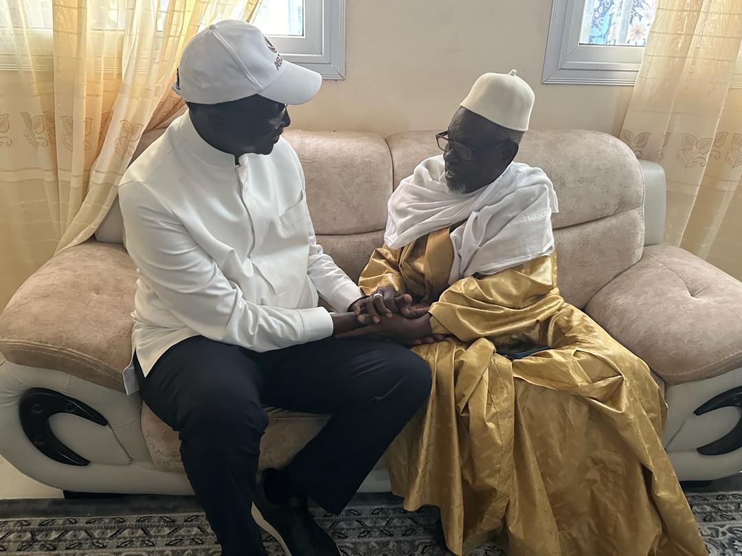 Visite de courtoisie dans la maison familiale de Macky Sall   Amadou Ba reçoit la bénédiction de l’oncle du Président