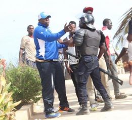 Place du Souvenir: Ama Baldé arrêté par la police, le véhicule de Gouy-Gui caillassé, plusieurs blessés… Regardez les images