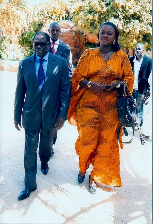 Voici Pape Diop et l’ex d’Ahmed Khalifa Niass l’actuelle femme de Serigne Mboup je veux nommée yaye Fatou Diagne