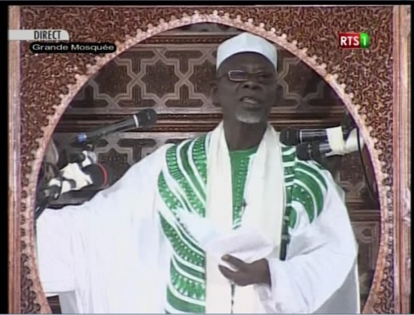 Vidéo - Korité 2015: L'Imam de la Grande Mosquée de Dakar pousse Macky au "wax waxeet"