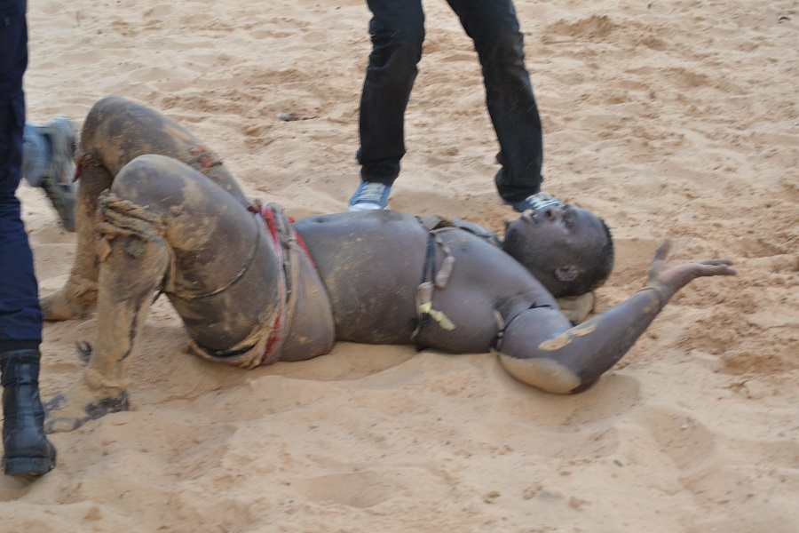 Revivez les images du combat Bombardier Modou Lo comptant pour le drapeau Pape Ndiaye le couturier des chefs d'Etats