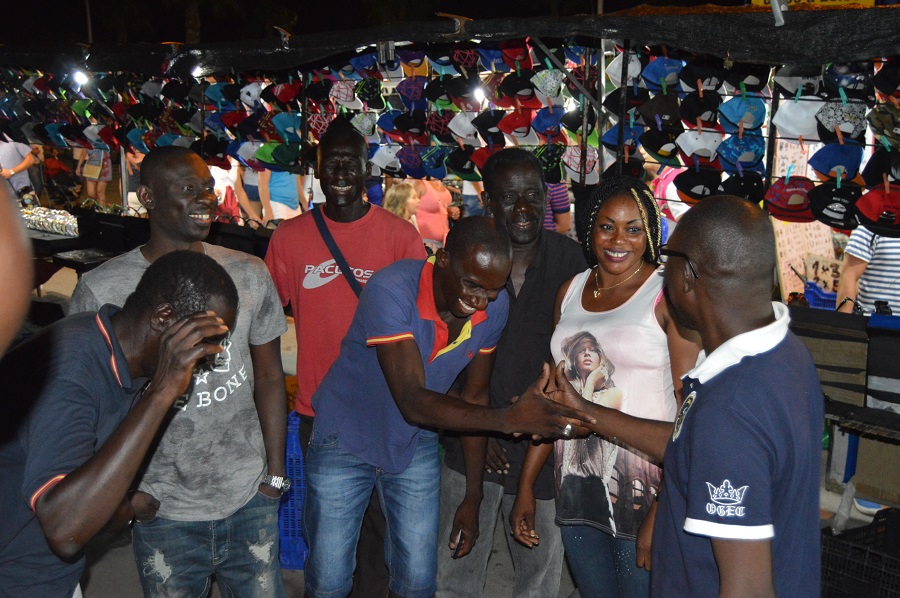 Reportage photos: Pape Diouf à la rencontre  des "Modous - Modous" de Alcacaress, Traviajores et de Mourcia en Espagne.