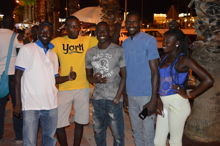 Reportage photos: Pape Diouf à la rencontre  des "Modous - Modous" de Alcacaress, Traviajores et de Mourcia en Espagne.