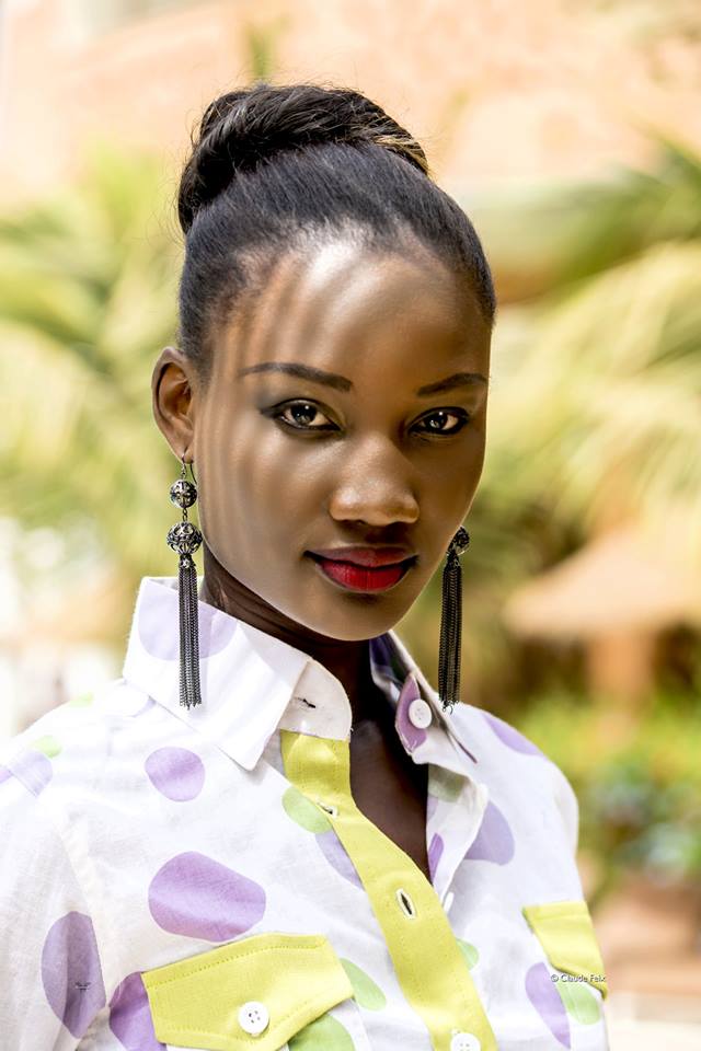Nafissatou Gningue une beauté naturelle qui magnifie un model de mannequin au Sénégal.