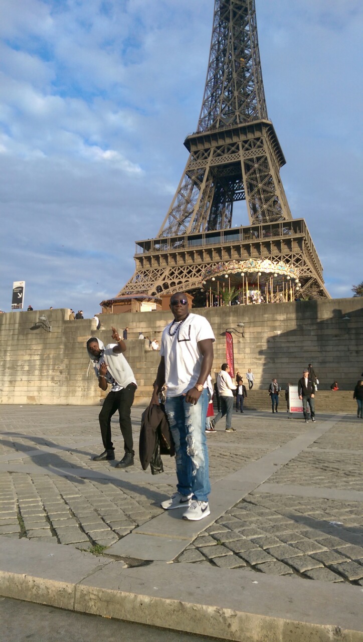 Le jet-setteur Sénégalais d'IBIZA Ouz Diop en séjour à Paris.
