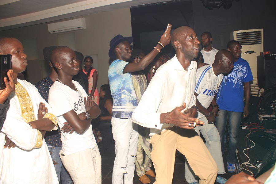 21 IMAGES: Dans la chaleur du Baramundi avec Pape Diouf qui vous donne rendez-vous ce mercredi 07 octobre en soirée spéciale "SARGAL LES LIONNES DU BASKET" Championnes d'AFRIQUE.