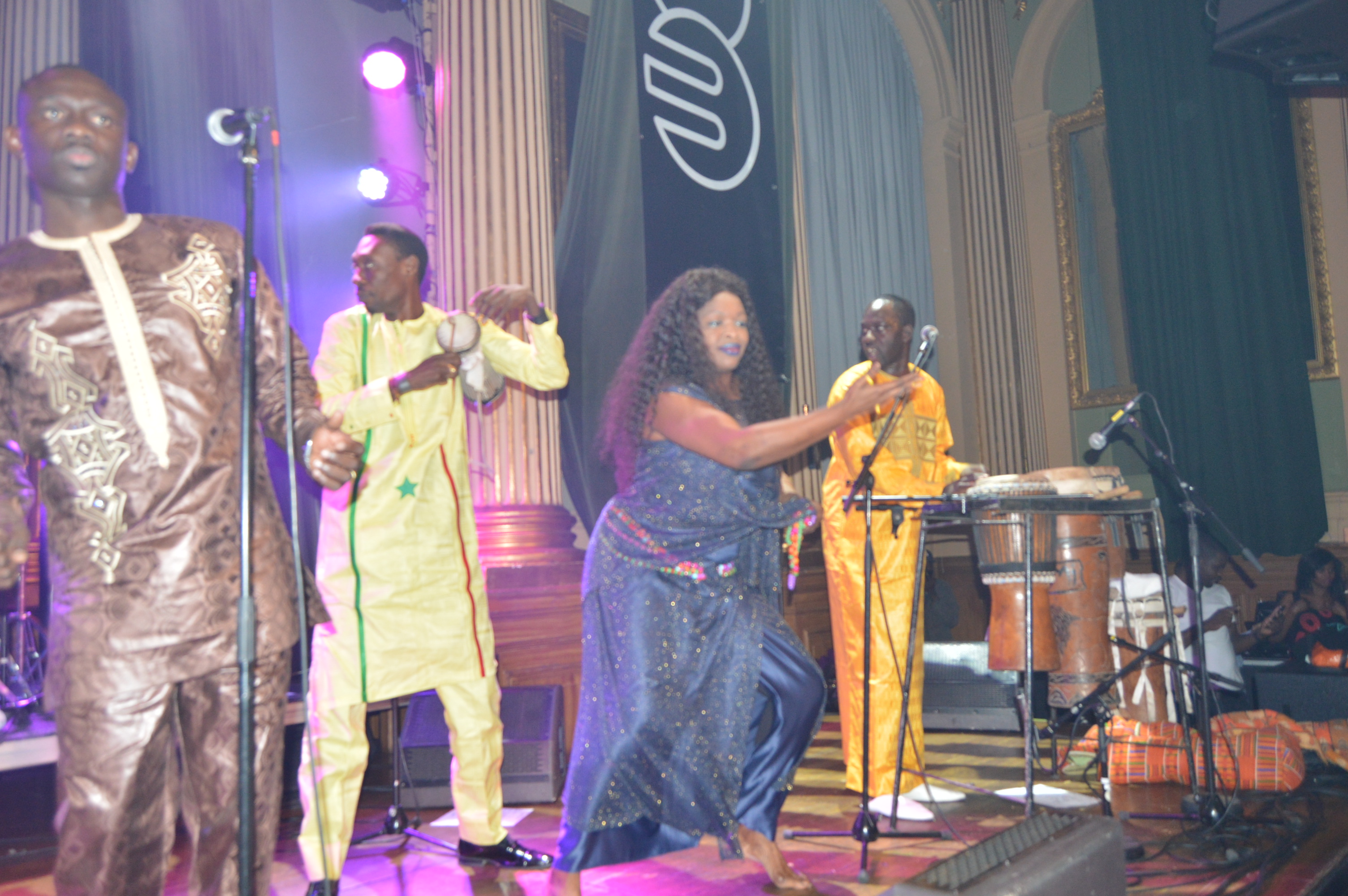 En direct: Festival Selam à Stockolm, Pape Diouf et la génération consciente explose le Nallen à guichet fermé.