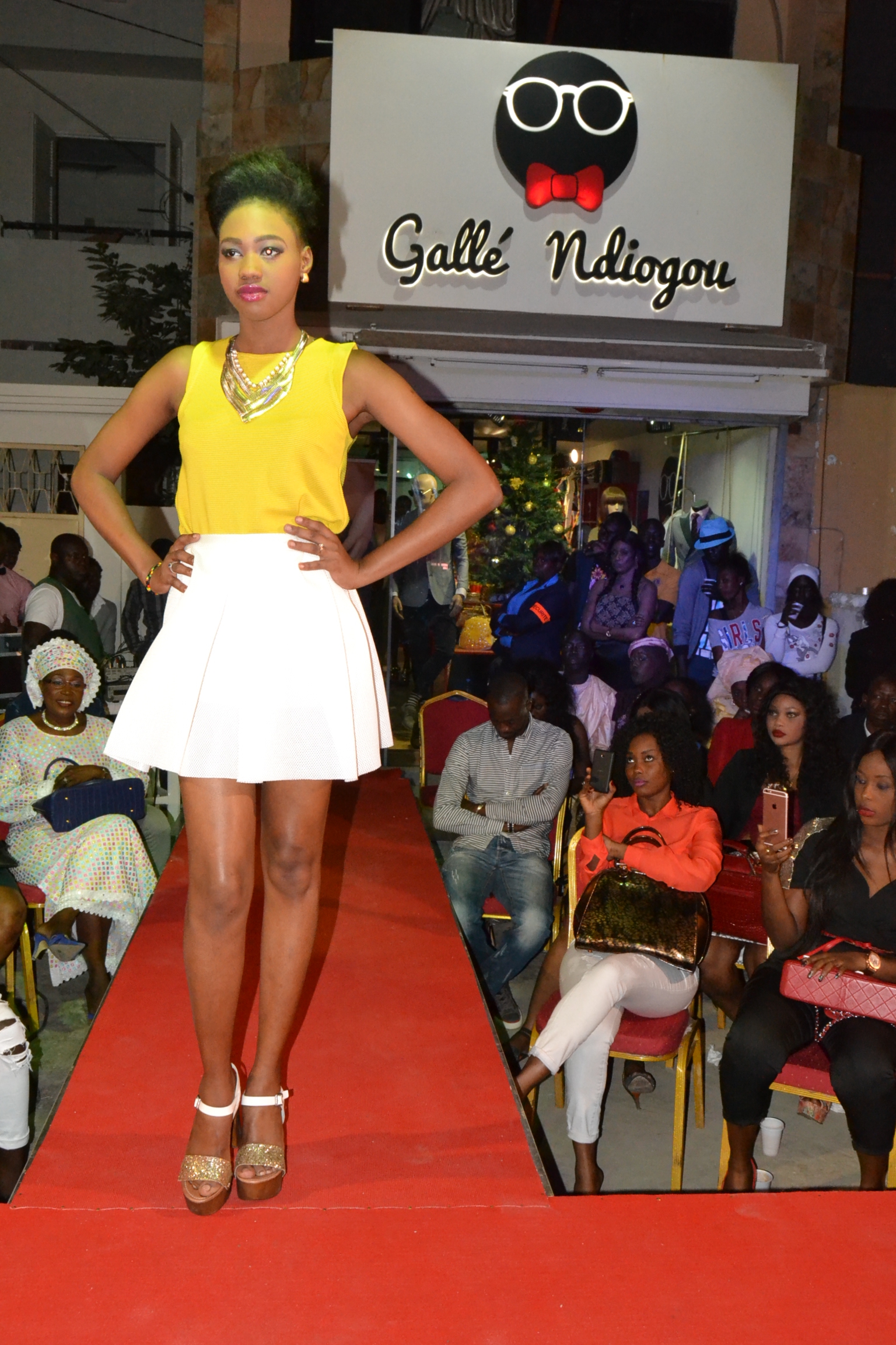 GALLE NDIOGOU présente sa derniere collection: Rendez -vous au HLM en face Cour privé Madieye Sall .