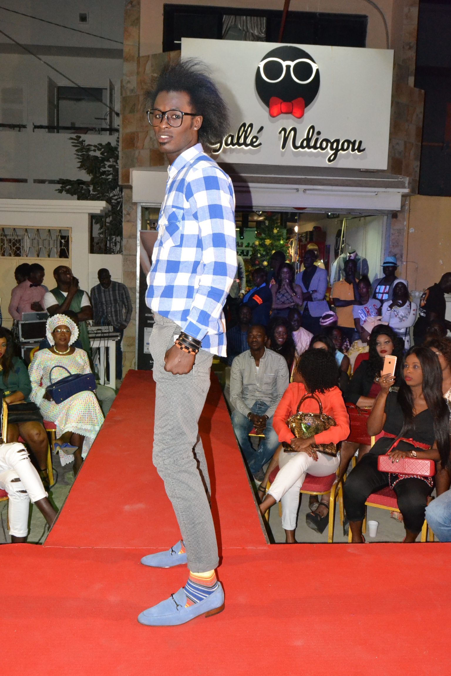 GALLE NDIOGOU présente sa derniere collection: Rendez -vous au HLM en face Cour privé Madieye Sall .