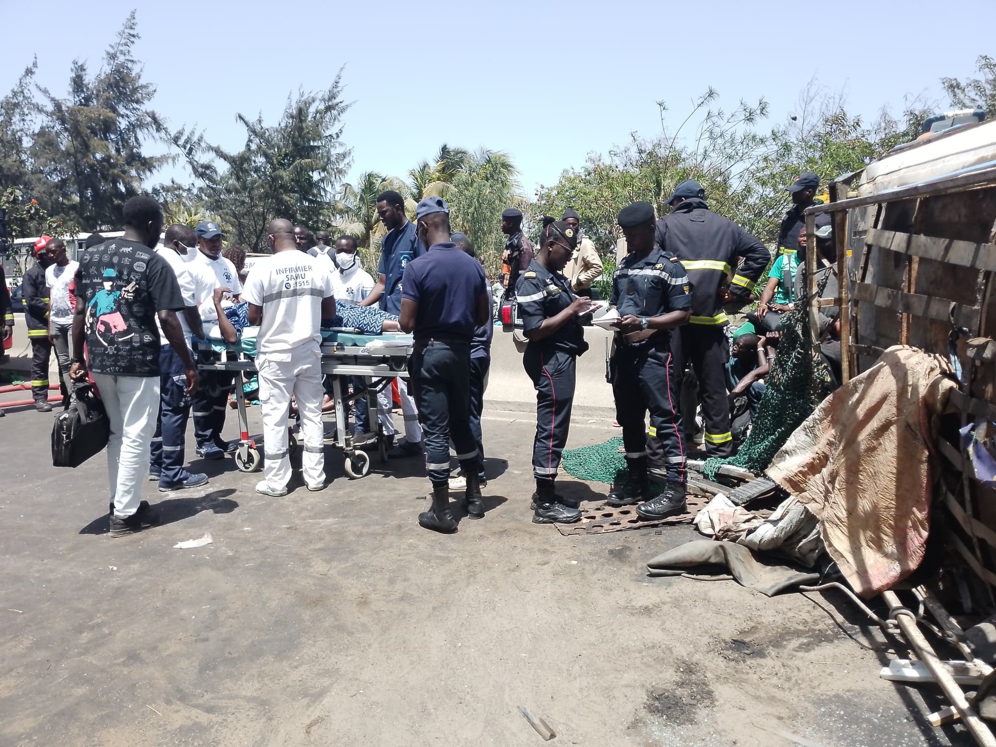Accident sur l’autoroute : Une collision entre deux cars, fait plusieurs blessés à hauteur de l’école Seyda Mariama Niasse (Photos) Accident sur l’autoroute : Une collision entre deux cars, fait plusieurs blessés à hauteur de l’école Seyda Mariama Niasse (Photos)