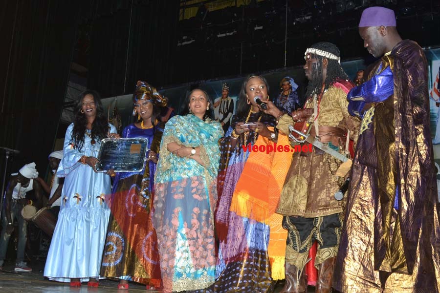 Cérémonie de clôture de la série "Un café Avec", Cheikh Yerim réussit encore le pari de la mobilisation. Regardez