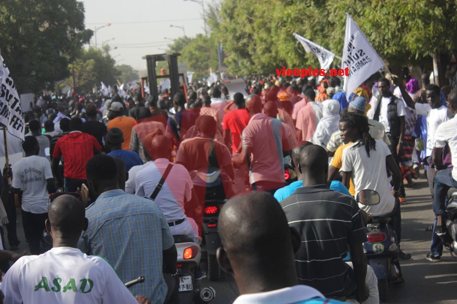 Manifestation anti-Jeune Afrique à la mosquée Massalikul Jinane à Dakar (images)