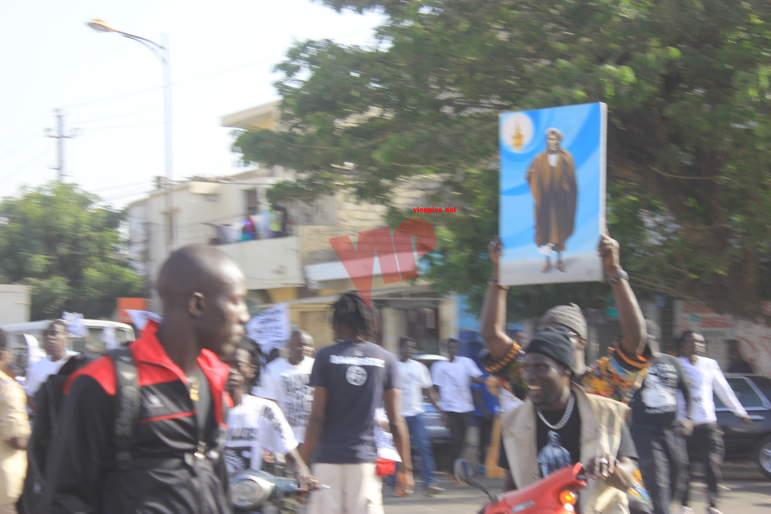 Manifestation anti-Jeune Afrique à la mosquée Massalikul Jinane à Dakar (images)
