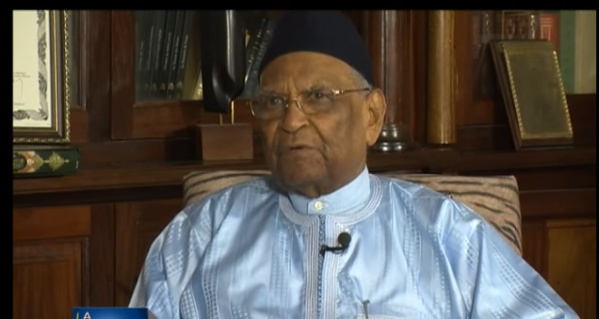 Double nationalité: Amadou Makhtar Mbow et son épouse démentent Wade