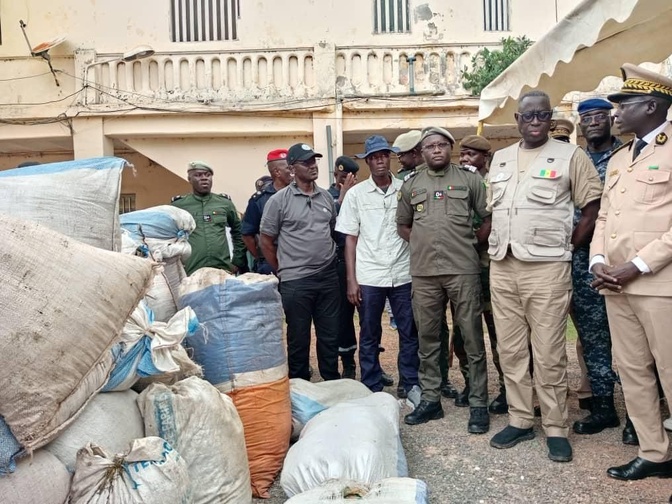 Lutte contre le faux-monnayage et le trafic illicite: Des billets noirs d’une contrevaleur de près de 1 milliard 123 millions en francs Cfa saisis à Ziguinchor