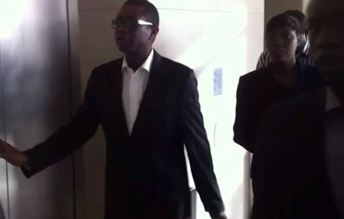 Exclusif : « Youssou Ndour a aussi menti aux sénégalais, en boitant et soutenant avoir été blessé » révéle Karfa Diallo dans son nouveau livre