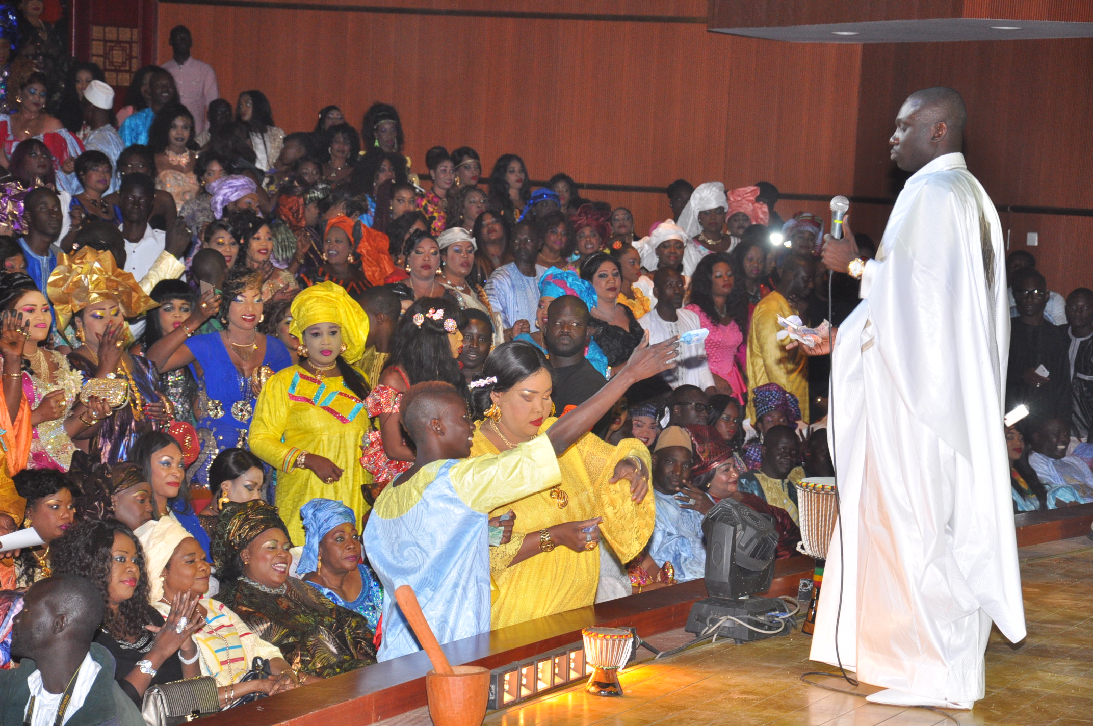 Grande nuit des "laobés": Pape Diouf honoré, le grand théâtre affiche son plein.