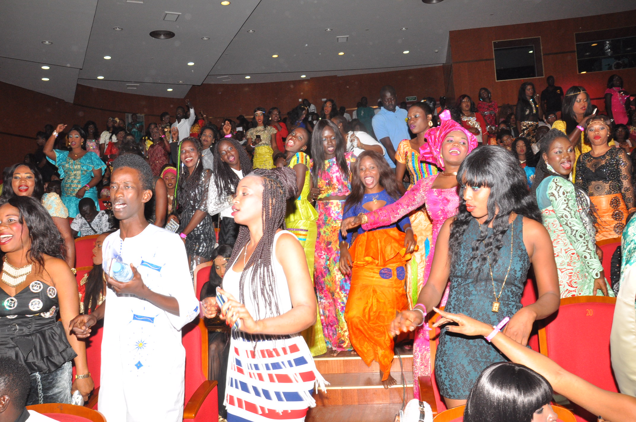 "SARGAL DJIGUENNEYI" Baye Ndiaye AL BOURAKH EVENTS réussit son pari au grand théâtre avec Waly Seck