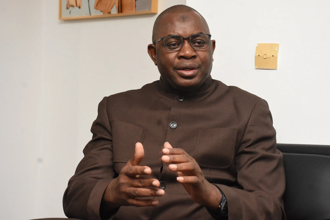 Tensions sociales : le G7 retire sa confiance à Mamadou Lamine Dianté, le président du HCDS Tensions sociales : le G7 retire sa confiance à Mamadou Lamine Dianté, le président du HCDS