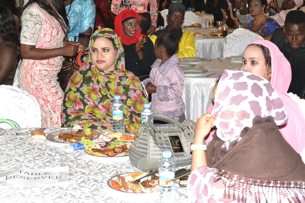 Dîner  de gala Ambassador de Nouakchott: Pape Diouf assure, chauffe et explose  les Mauritaniens à guichet fermé