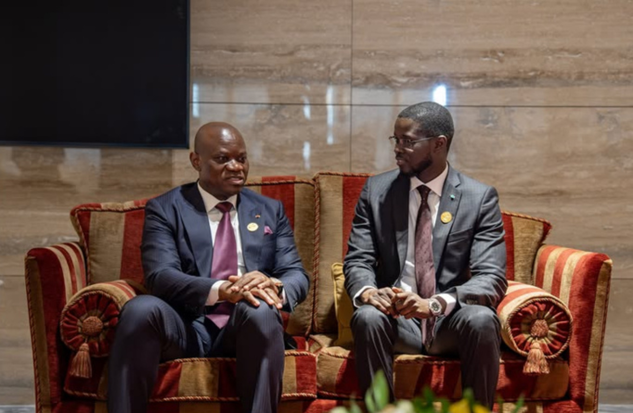 Luanda : Le Président Bassirou Diomaye Faye rencontre son homologue gabonais Brice Oligui Nguema