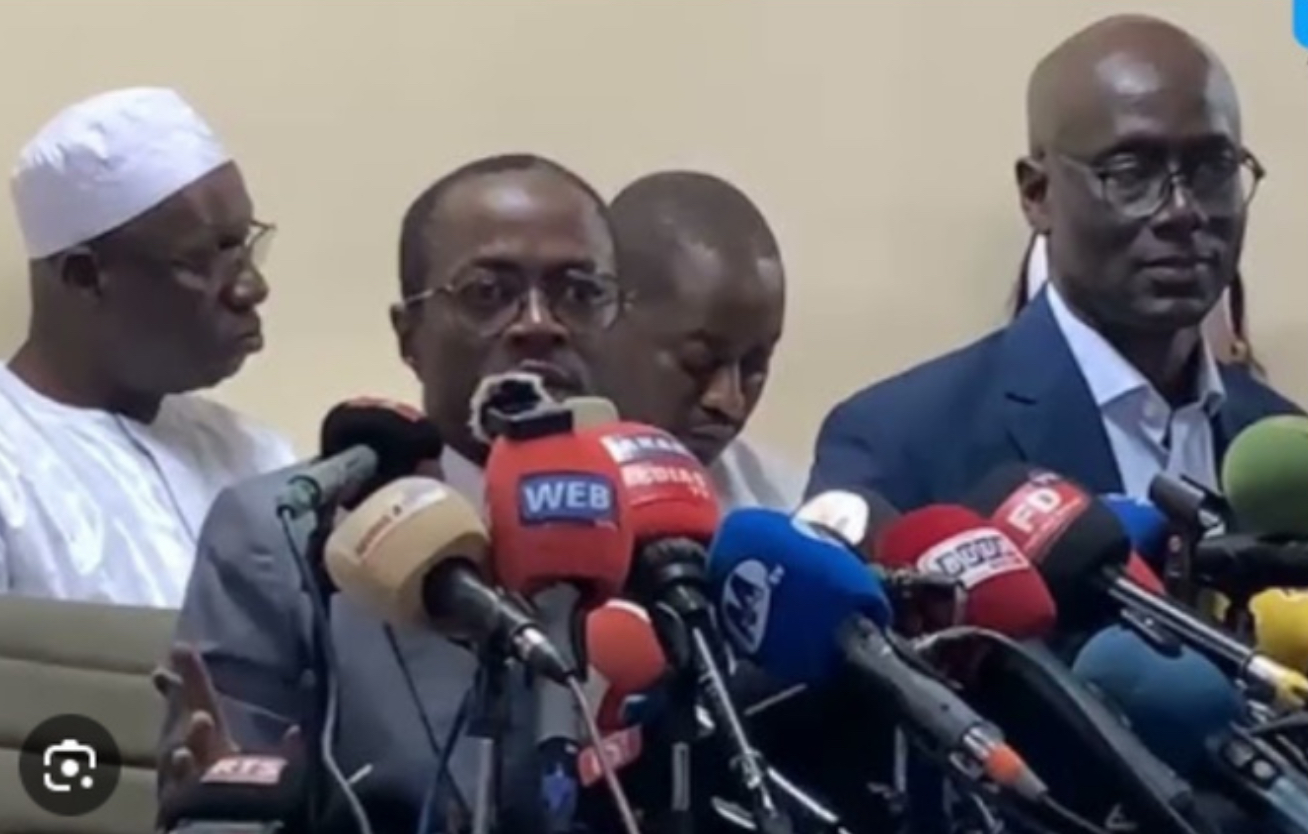 Assemblée nationale / Questions d’actualité du vendredi 28 novembre 2025 : Les députés non-inscrits et le Groupe parlementaire Takku Wallu, annoncent son boycott