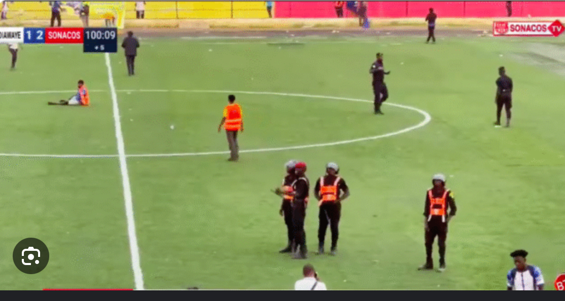 Incidents au stade Amadou Barry lors de Guédiawaye FC – Sonacos