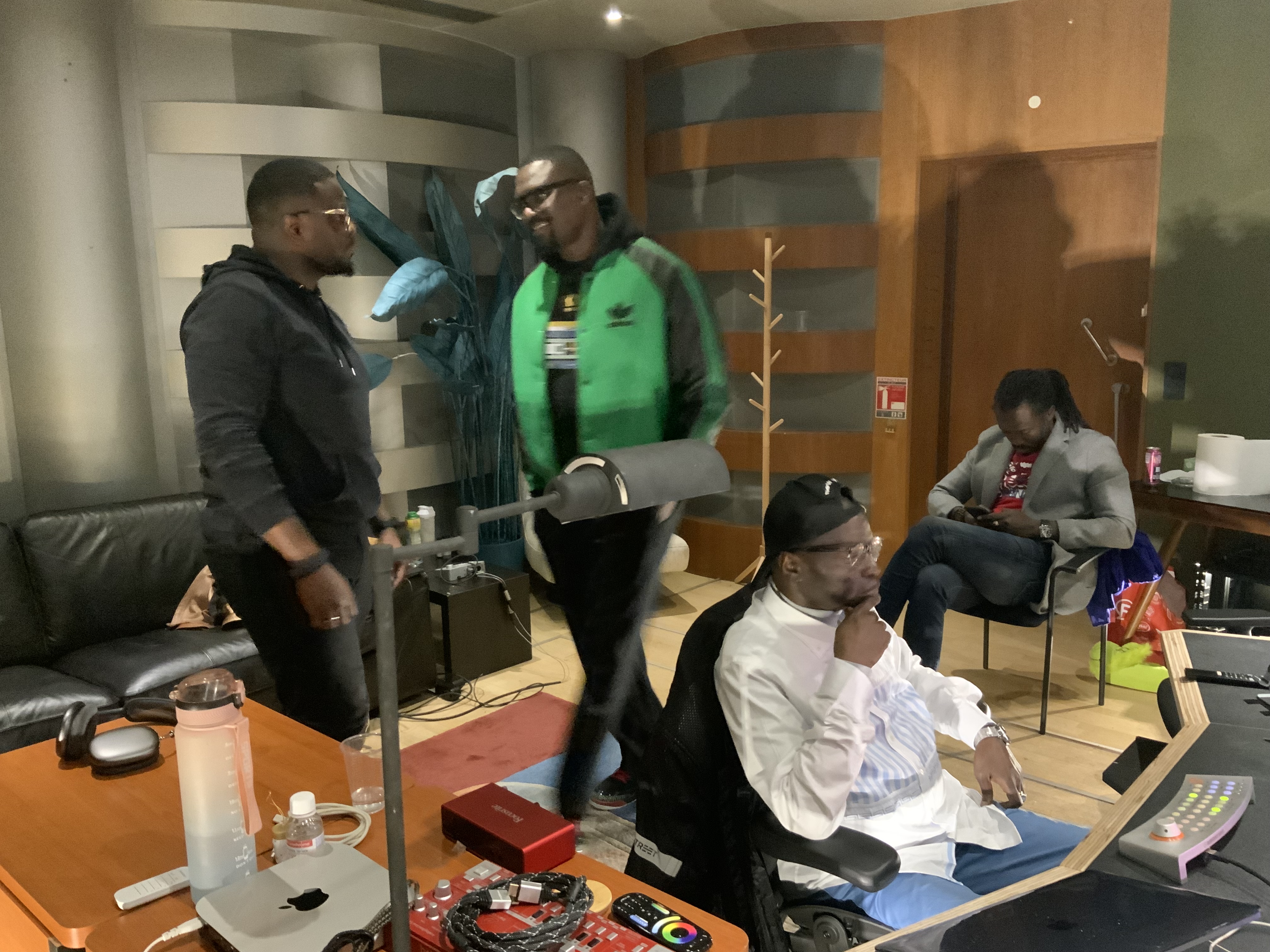 Dernier jour de studio avec Oumar Pène chez H24 à Paris.