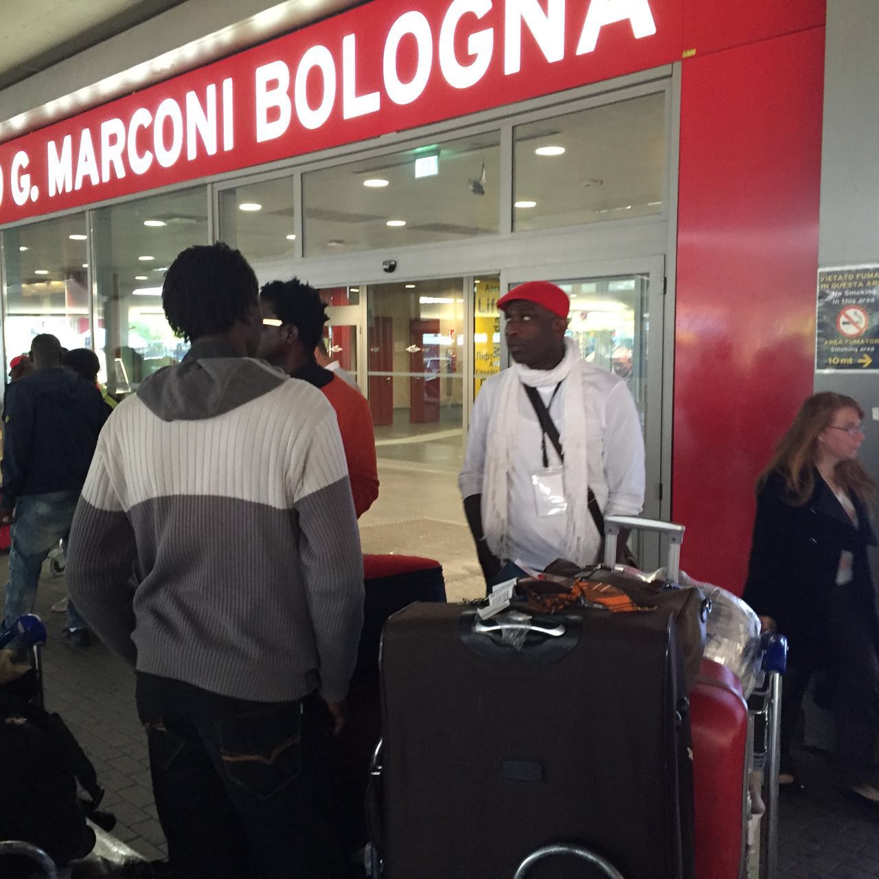 TOURNEE ITALIENNE: Arrivé de Gorgui Ndiaye à Bolongne. Regardez