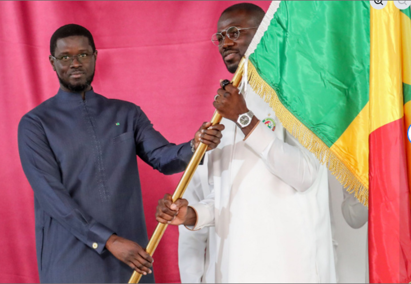 Palais : Le Président Bassirou Diomaye Faye remet le drapeau aux "Lions" pour la CAN 2025