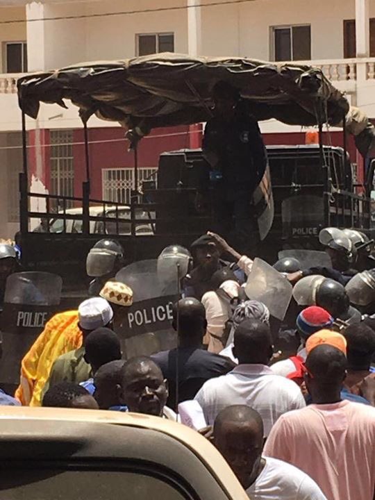 Manifs à Banjul - La liste (provisoire et non exhaustive) des personnes arrêtées