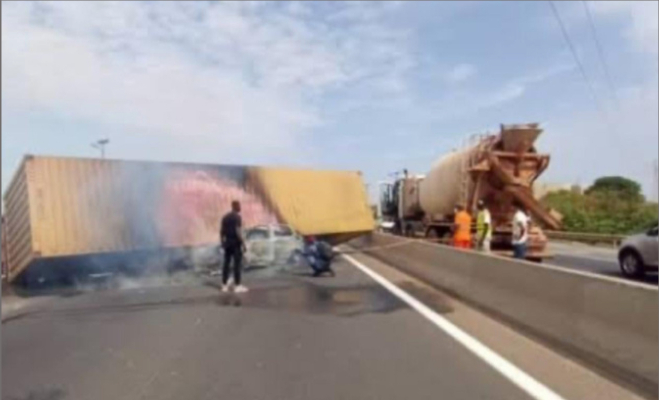 Accident sur l’autoroute à Rufisque : la circulation perturbée dans les deux sens