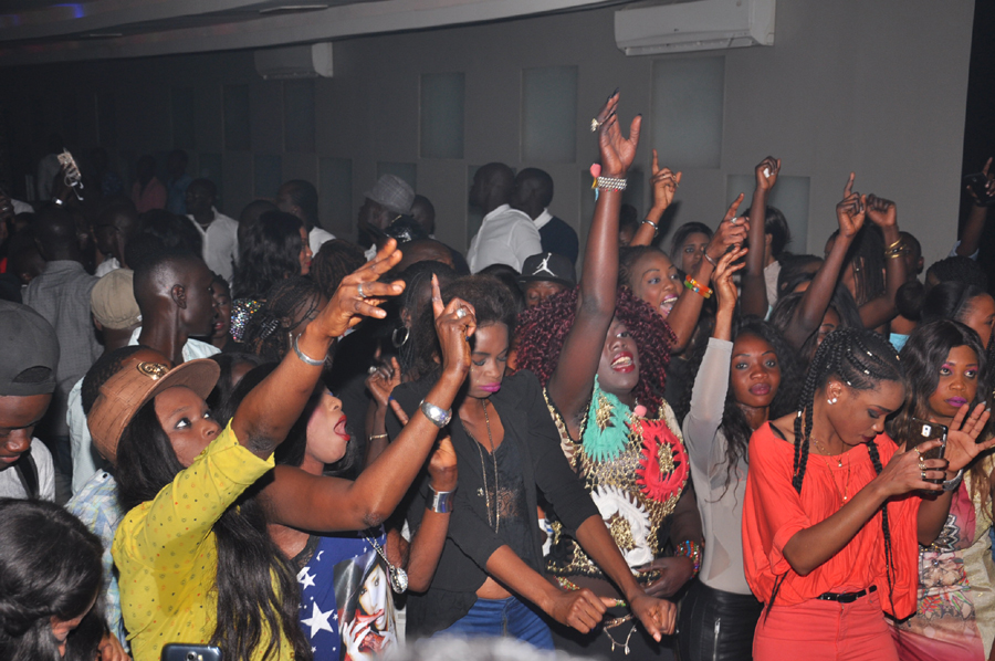 Rendez-vous dominical des Almadies: Pape Diouf élève la barre au Baramundi ce dimanche avec Pako Prod. Regardez