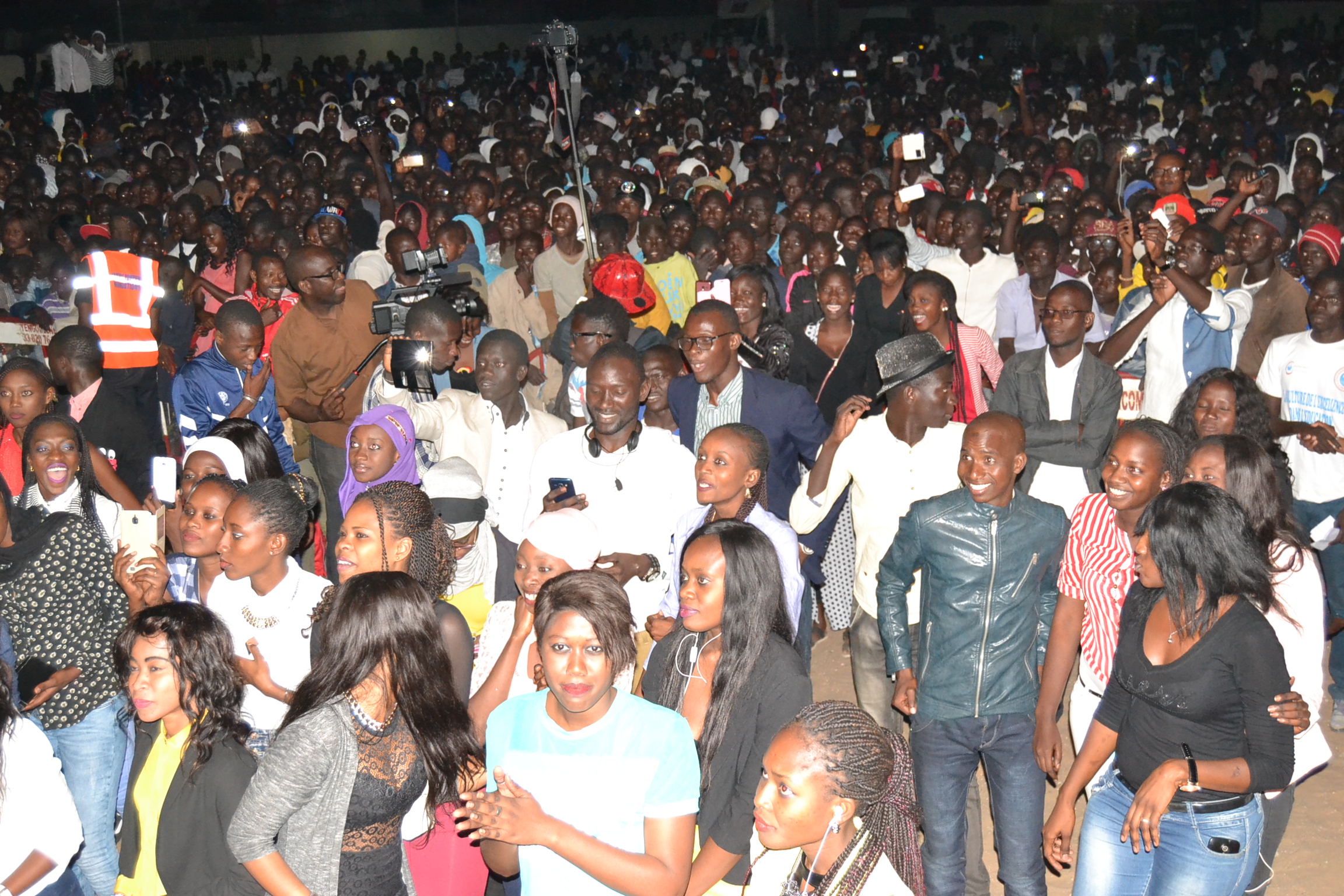 En direct de Bambeye: Concert de la jeunesse consciente Pape Diouf maître à l'université Alioune Diop