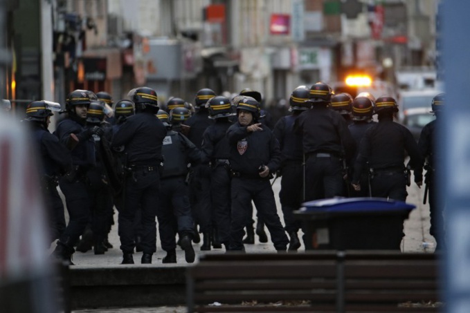 Urgent - Paris: Un homme soupçonné d’être allé en Syrie retranché dans un immeuble