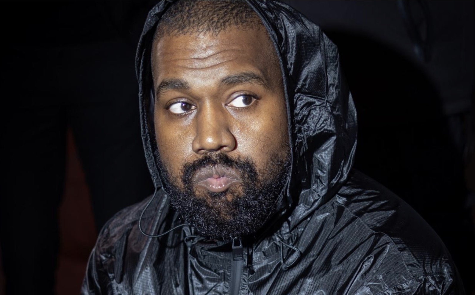 Kanye West traîné en justice par un de ses ex-employés : Il lui réclame…