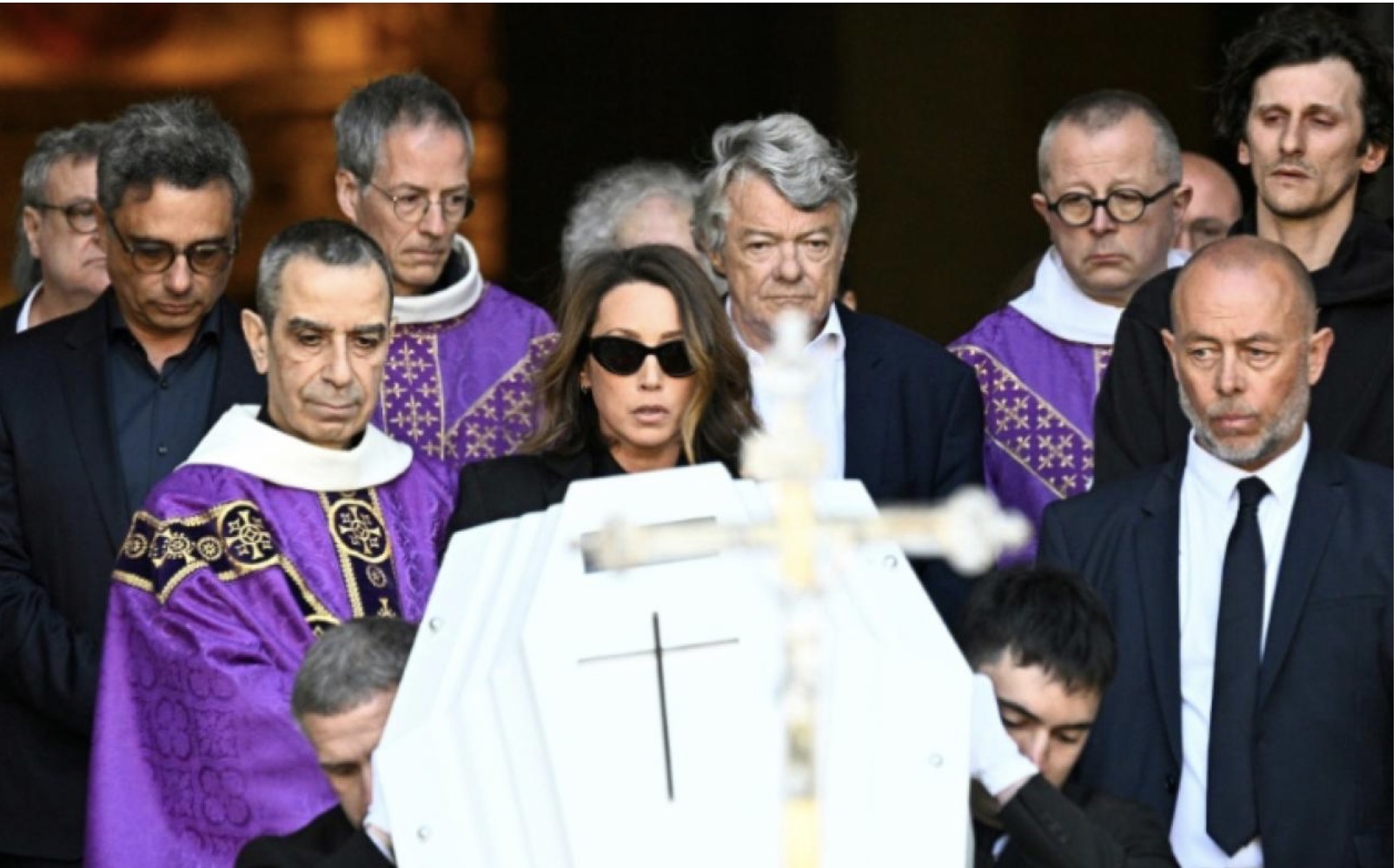 A Paris, un adieu ému à l'actrice Nathalie Baye