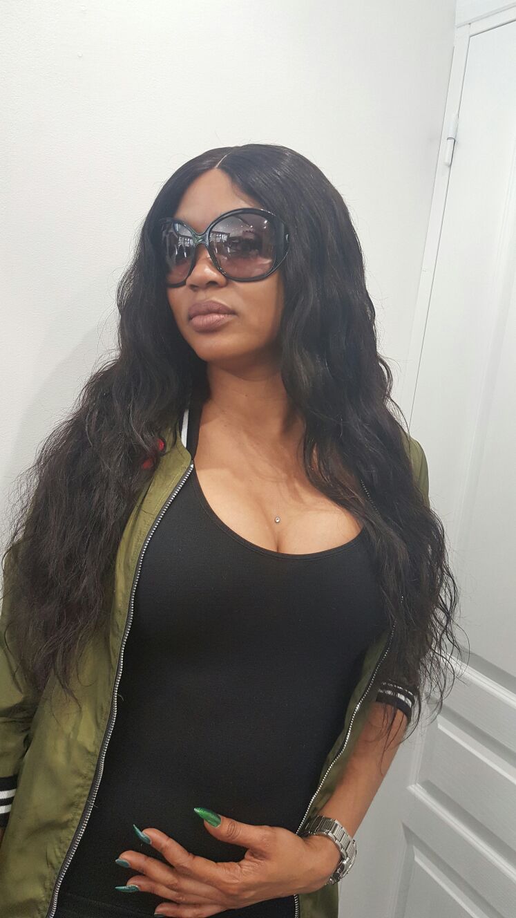 Colé Faye en mode Perruque Brésilienne Closure confectionnée par Taco Affro la coiffeuse des VIP et STAR.