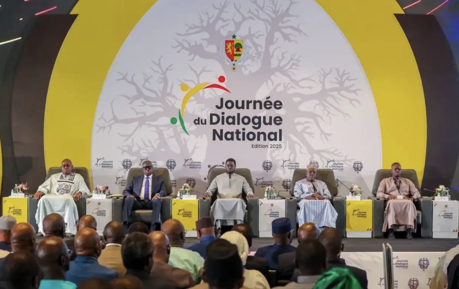 Quand le dialogue national change de salle mais pas de soupçons
