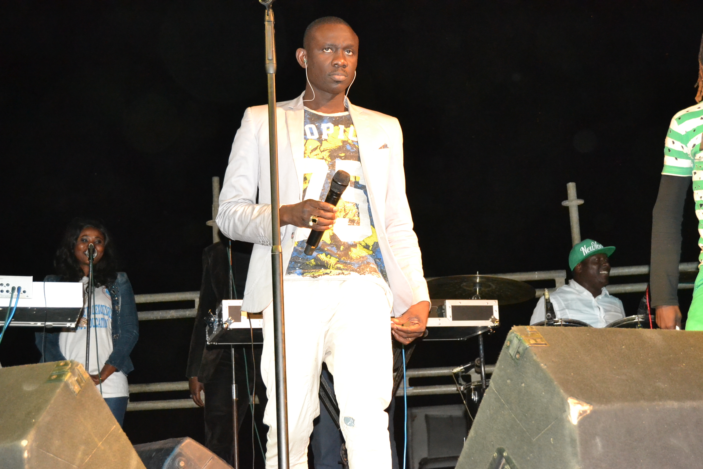 Pape Diouf en studio pour la sortie d'un single explosif sur le combat Modou Lo Gris Bordeaux: Mbadda Doutt en action