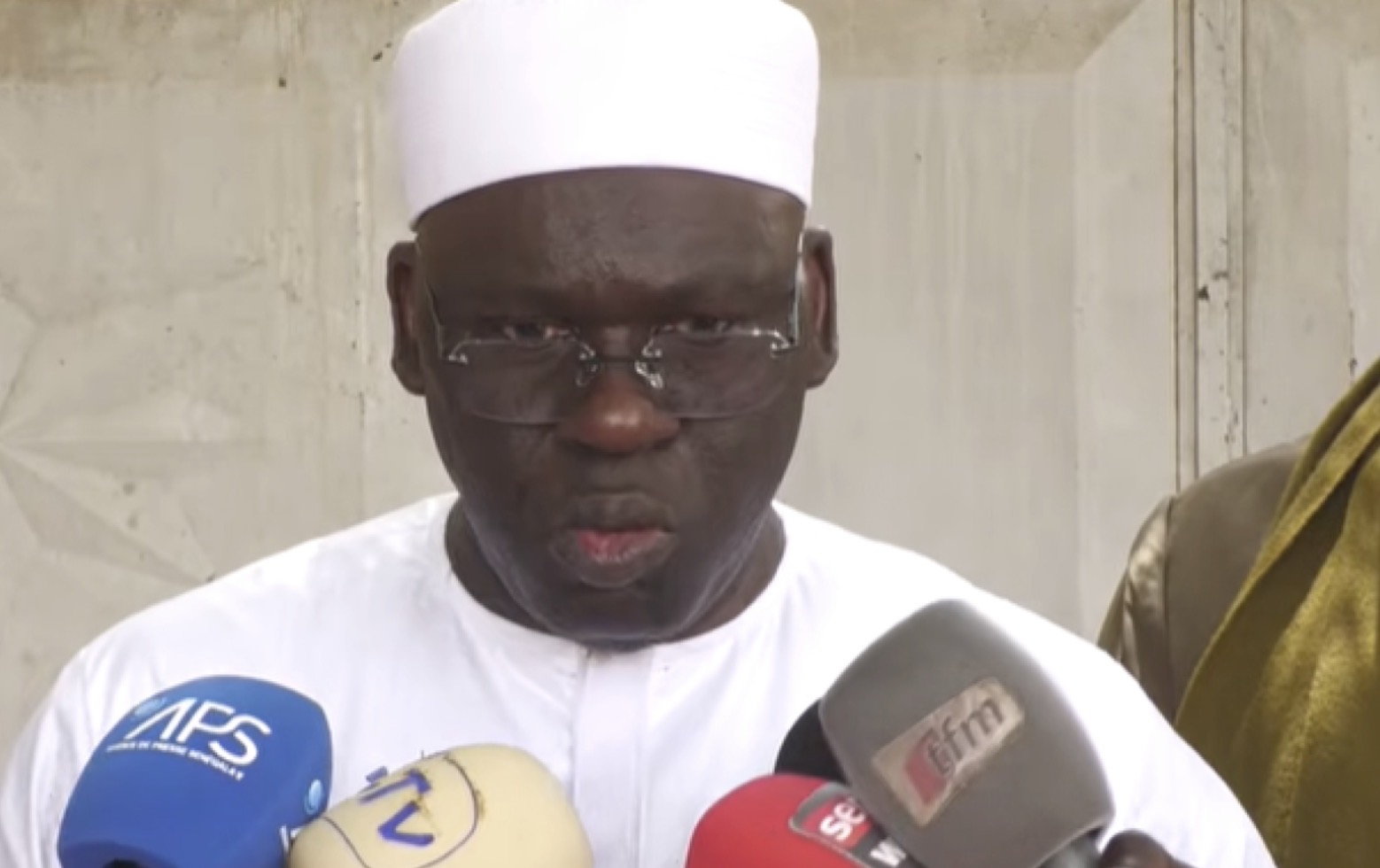 Le député Mbaye Dione alerte sur l’absence de gouvernement et les difficultés des Sénégalais